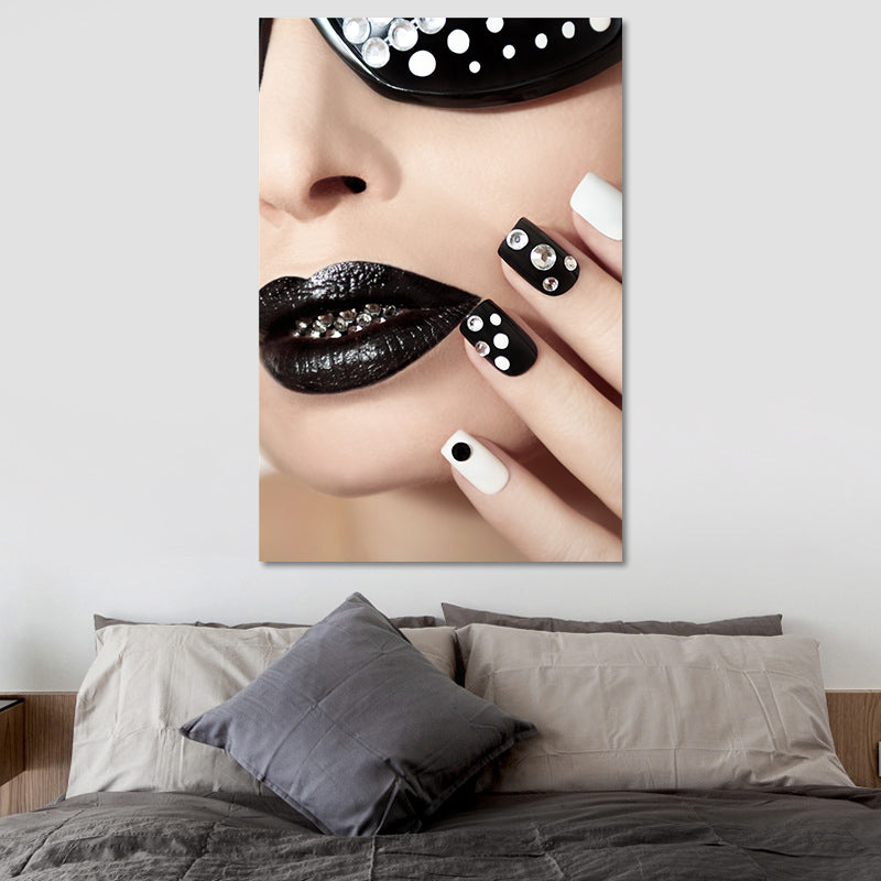 Nail and Makeup Canvas Art Modern Stylish Textured Salon House Wall Decor in Black Clearhalo 'Art Gallery' 'Canvas Art' 'Contemporary Art Gallery' 'Modern' Arts' 1654261