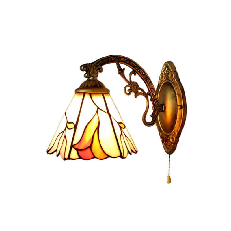 Floral Wall Mount Light Lodge Tiffany 1 Light Wall Lighting in Antique Brass for Bedroom Clearhalo 'Industrial' 'Middle century wall lights' 'Tiffany wall lights' 'Tiffany' 'Wall Lamps & Sconces' 'Wall Lights' Lighting' 168765