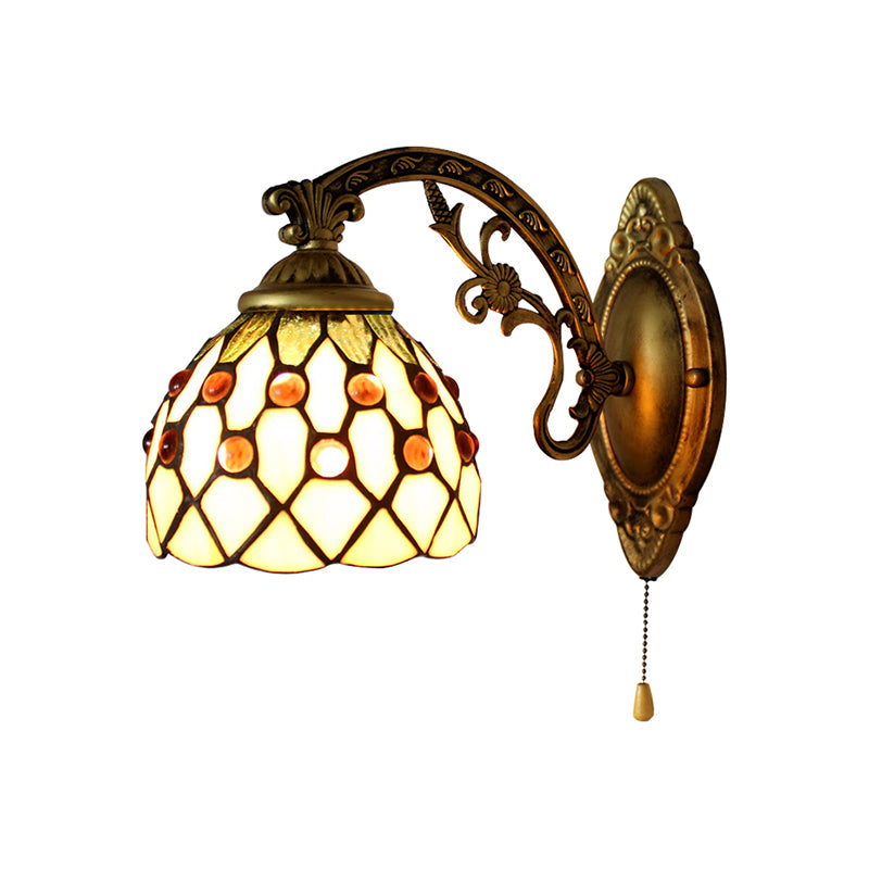 Vintage Dome Wall Mount Light Stained Glass One Light Mini Wall Sconce Light in Brass Clearhalo 'Industrial' 'Middle century wall lights' 'Tiffany wall lights' 'Tiffany' 'Wall Lamps & Sconces' 'Wall Lights' Lighting' 168819