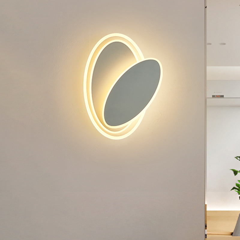 Black/White Round Rotatable Wall Mount Lighting Modernist LED Acrylic Wall Light Fixture in Warm/White Light White Clearhalo 'Cast Iron' 'Glass' 'Industrial' 'Modern wall lights' 'Modern' 'Tiffany' 'Traditional wall lights' 'Wall Lamps & Sconces' 'Wall Lights' Lighting' 1710615