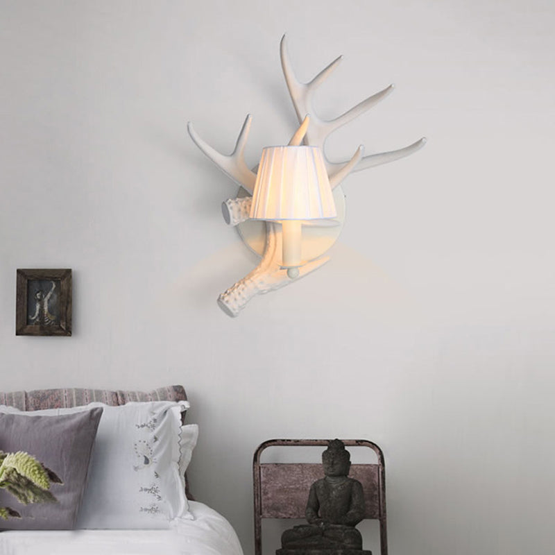 Rustic Style Antlers Wall Lamp Resin Single Bulb Sconce Light in White Finish for Lodge Villa Clearhalo 'Wall Lamps & Sconces' 'Wall Lights' Lighting' 172629
