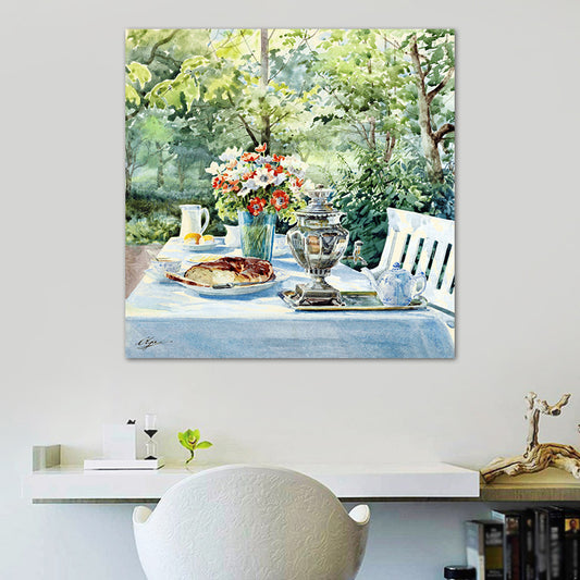 Fiori dell'impressionismo e tazze di tela dipinto di colore chiaro per sala da pranzo