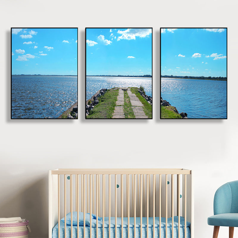 Blue and Green Tropix Canvas Art Photo Road to the Sea Wall Decor for Living Room Blue Clearhalo 'Art Gallery' 'Canvas Art' 'Contemporary Art Gallery' 'Modern' Arts' 1761927