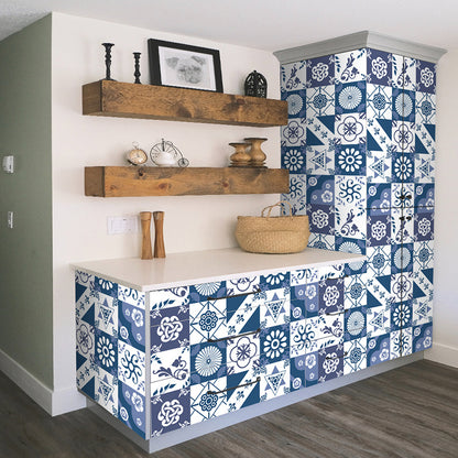 Smooth Blue Wallpaper Border Bohemia Flower Tiles Adhesive Wall Art, 16.5' L x 8" W Blue Clearhalo 'Wall Decor' 'Wallpaper' 1783833