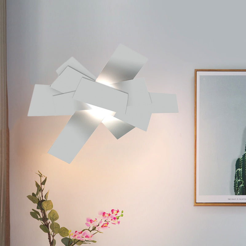 Metallic Stacked Surface Wall Sconce Nordic Novelty 1 Bulb White Wall Light Fixture Clearhalo 'Cast Iron' 'Glass' 'Industrial' 'Modern wall lights' 'Modern' 'Tiffany' 'Traditional wall lights' 'Wall Lamps & Sconces' 'Wall Lights' Lighting' 1789472