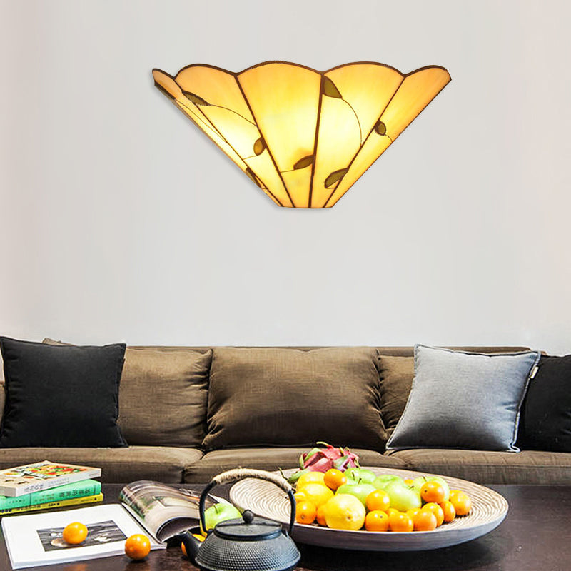 Tiffany Style Conical Wall Sconce with Leaf Pattern Art Glass Wall Light in Beige for Dining Room Beige Clearhalo 'Industrial' 'Middle century wall lights' 'Tiffany wall lights' 'Tiffany' 'Wall Lamps & Sconces' 'Wall Lights' Lighting' 179000