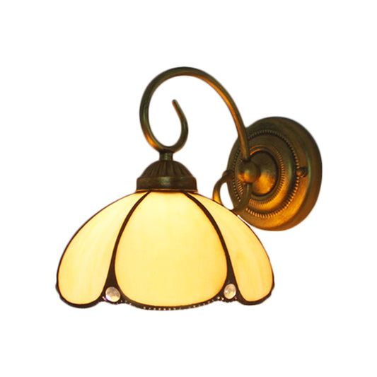 Art Glass Petal Wall Light One Light Tiffany Traditional Wall Lamp in Beige for Kitchen Clearhalo 'Industrial' 'Middle century wall lights' 'Tiffany wall lights' 'Tiffany' 'Wall Lamps & Sconces' 'Wall Lights' Lighting' 179104