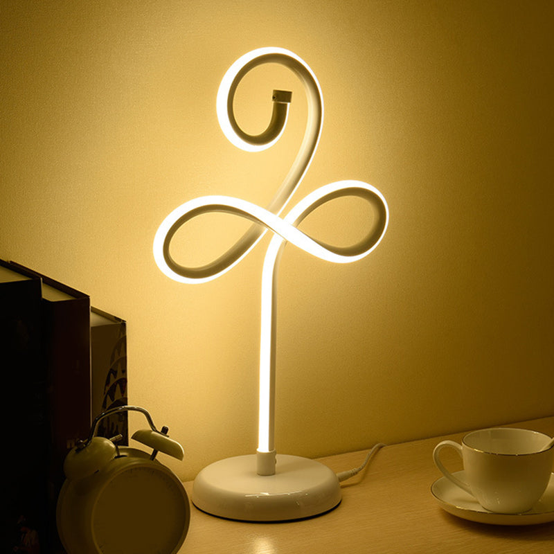 Metallic Clover-Like Night Table Light Simple Style LED Task Lamp in White for Sleeping Room White Clearhalo 'Lamps' 'Table Lamps' Lighting' 1804642