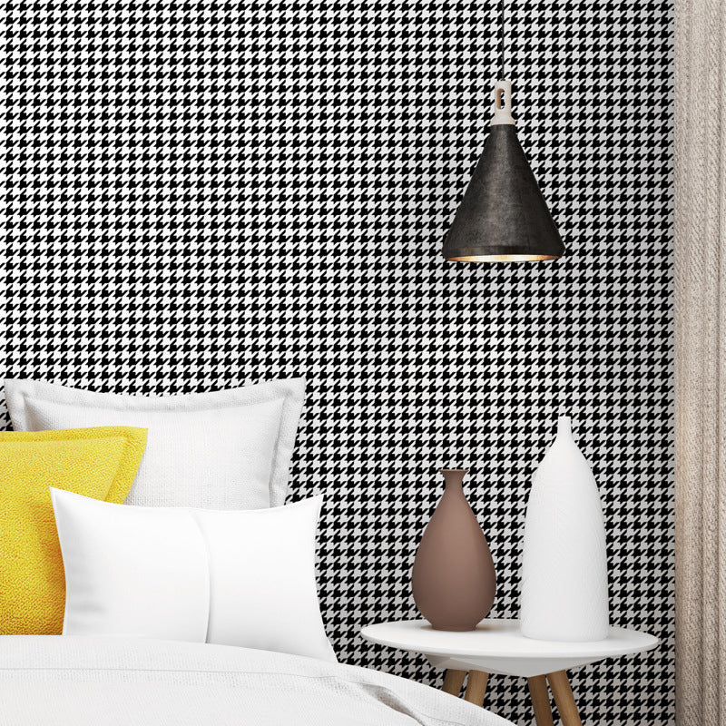 Houndstooth Non-Pasted Wallpaper, 33' x 20.5", White and Black Black-White Clearhalo 'Modern wall decor' 'Modern' 'Wallpaper' Wall Decor' 1806210