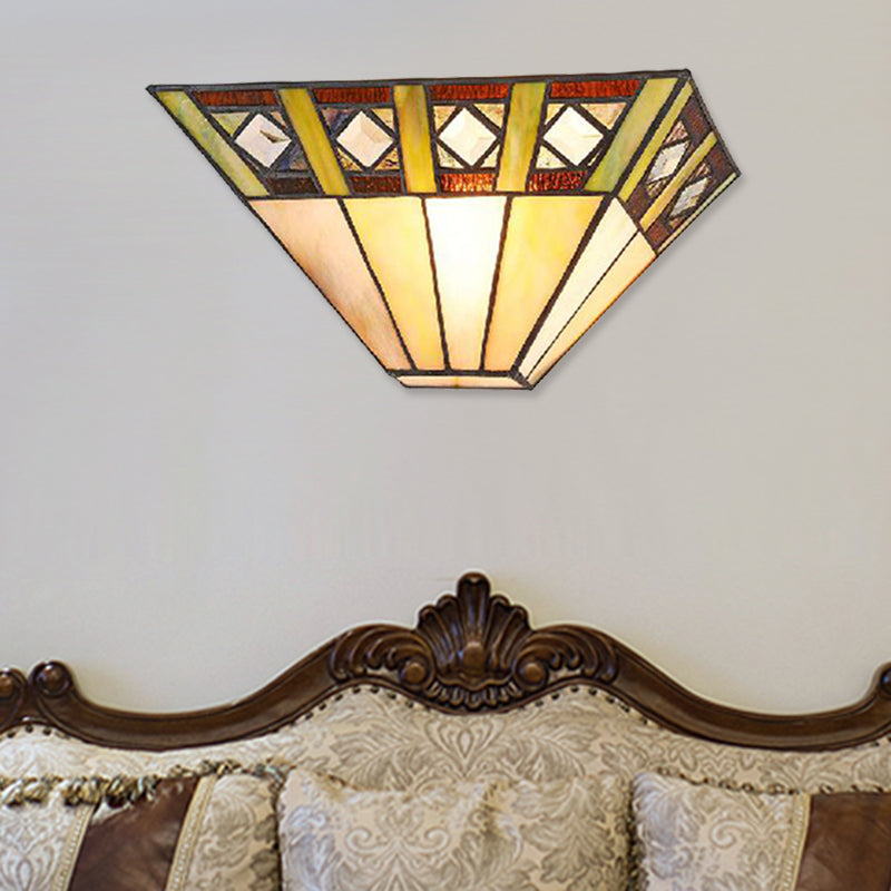 Mission Wall Mount Light with Trapezoid Shade Stained Glass 1 Bulb Sconce Light for Bedroom Clearhalo 'Industrial' 'Middle century wall lights' 'Tiffany wall lights' 'Tiffany' 'Wall Lamps & Sconces' 'Wall Lights' Lighting' 181346