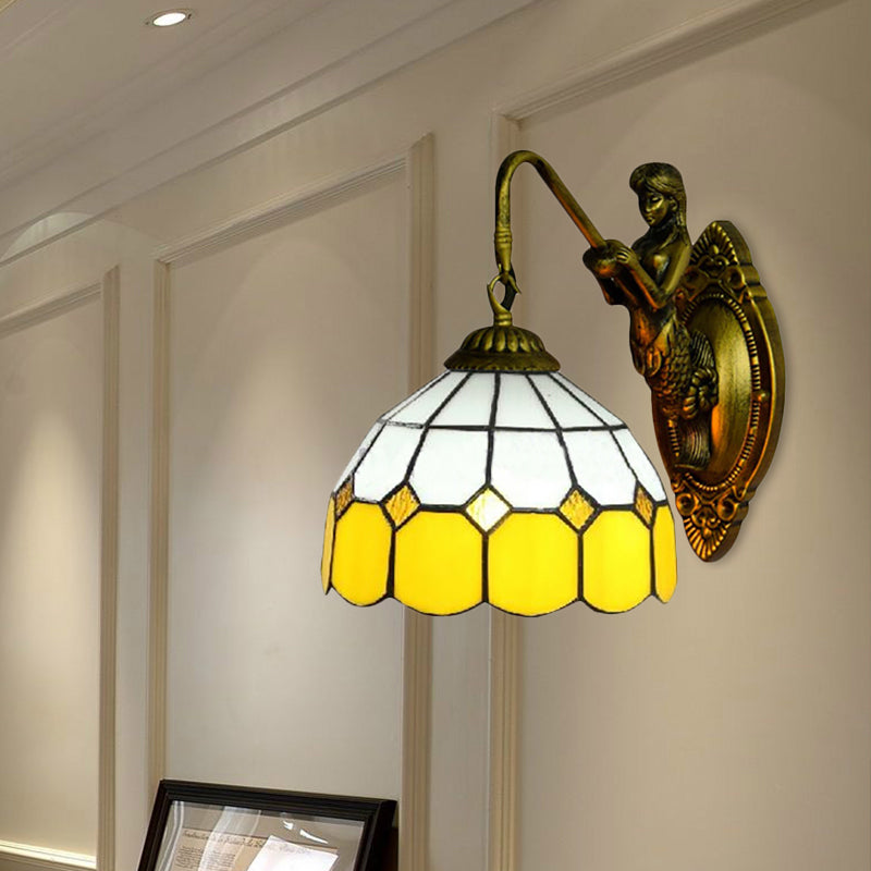 Grid Patterned Sconce Light Baroque Yellow and White Glass 1 Head Brass Wall Mount Light Clearhalo 'Industrial' 'Middle century wall lights' 'Tiffany wall lights' 'Tiffany' 'Wall Lamps & Sconces' 'Wall Lights' Lighting' 185491