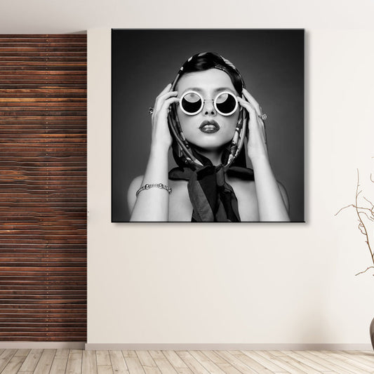 Fashionable Girl Wall Art Decor Pastel Color Canvas Painting, Textured, Multiple Sizes Black Clearhalo 'Art Gallery' 'Canvas Art' 'Contemporary Art Gallery' 'Modern' Arts' 1859748