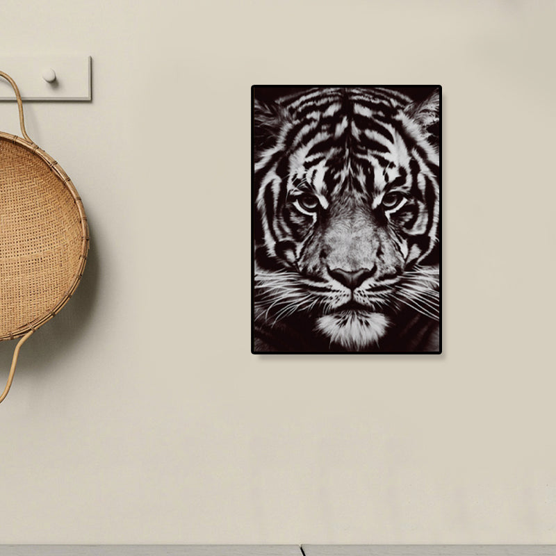 Photographs Modern Style Canvas Art with Wild Animal Pattern in Dark Color for Home Clearhalo 'Art Gallery' 'Canvas Art' 'Contemporary Art Gallery' 'Modern' Arts' 1861770