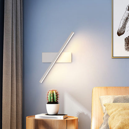Linear Vanity Wall Sconce Contemporary Metallic Black/White LED Wall Light Fixture in Warm/White Light White Clearhalo 'Cast Iron' 'Glass' 'Industrial' 'Modern wall lights' 'Modern' 'Tiffany' 'Traditional wall lights' 'Vanity Lights' 'Wall Lights' Lighting' 1867173