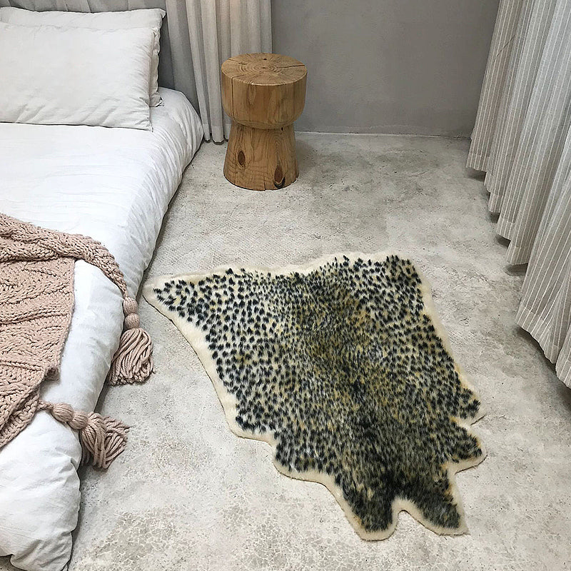 Black Bedroom Rug Modern Leopard Pattern Rug Polyester Anti-Slip Backing Washable Area Rug Clearhalo 'Area Rug' 'Casual' 'Rugs' Rug' 1869917