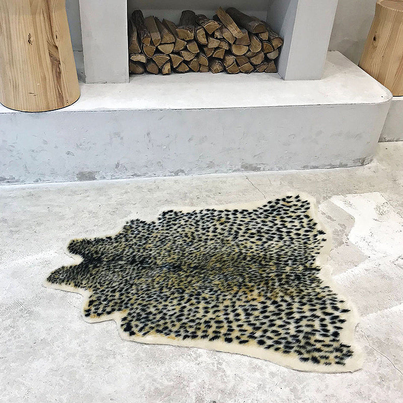 Black Bedroom Rug Modern Leopard Pattern Rug Polyester Anti-Slip Backing Washable Area Rug Clearhalo 'Area Rug' 'Casual' 'Rugs' Rug' 1869918