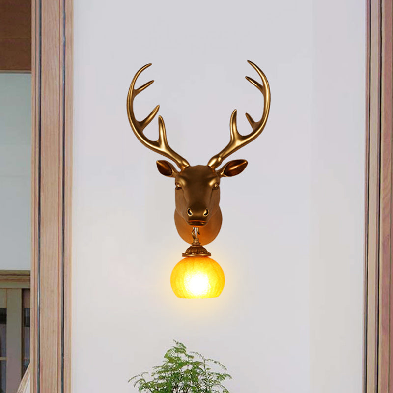Resin Gold Sconce Lamp Straight/Curved Antler 1 Light Rustic Wall Mounted Lighting with Dome Amber Glass Shade Gold Curved Clearhalo 'Wall Lamps & Sconces' 'Wall Lights' Lighting' 1909053