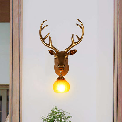 Resin Gold Sconce Lamp Straight/Curved Antler 1 Light Rustic Wall Mounted Lighting with Dome Amber Glass Shade Gold Curved Clearhalo 'Wall Lamps & Sconces' 'Wall Lights' Lighting' 1909053