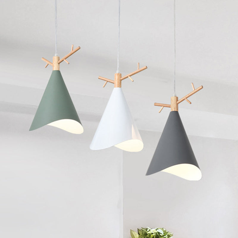 Iron Waveform-Edge Conic Ceiling Light Nordic 1 Head Green/Grey/White Hanging Pendant with Wood Antler Top Clearhalo 'Ceiling Lights' 'Pendant Lights' 'Pendants' Lighting' 1911883