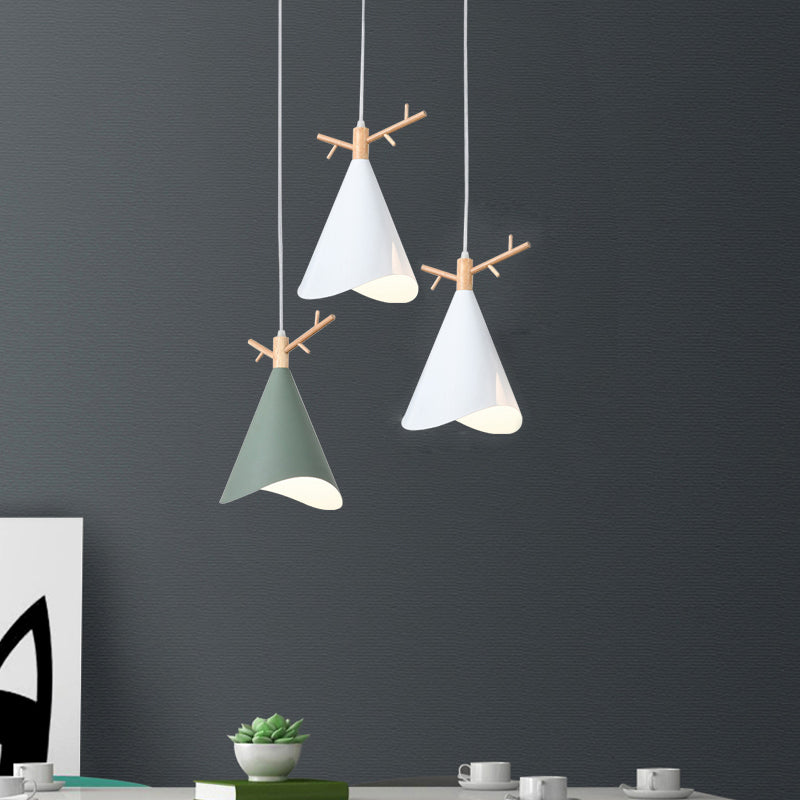 Iron Waveform-Edge Conic Ceiling Light Nordic 1 Head Green/Grey/White Hanging Pendant with Wood Antler Top Clearhalo 'Ceiling Lights' 'Pendant Lights' 'Pendants' Lighting' 1911886