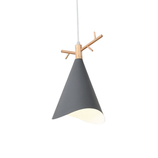 Iron Waveform-Edge Conic Ceiling Light Nordic 1 Head Green/Grey/White Hanging Pendant with Wood Antler Top Clearhalo 'Ceiling Lights' 'Pendant Lights' 'Pendants' Lighting' 1911891
