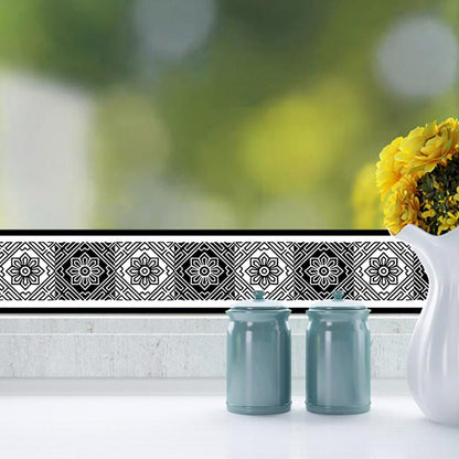 Antiqued Flower Wallpaper Border for Restroom 6.5' x 4" Self-Sticking Wall Covering in Black Black Clearhalo 'Vintage wall decor' 'Vintage' 'Wallpaper' Wall Decor' 1922321