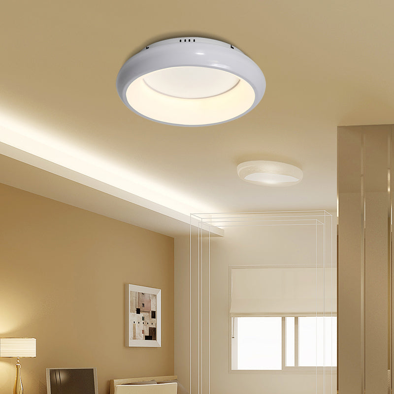 19.5"/25.5" W Donut Flush Mount Lighting Macaron Metal and Acrylic Integrated Led Flush Lamp in Black/Green/Gold/White Clearhalo 'Ceiling Lights' 'Close To Ceiling Lights' 'Close to ceiling' 'Flush mount' Lighting' 1922670
