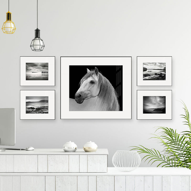 Photography Horse Pattern Wall Decor Dining Room Wild Animal Canvas Art in Light Color Clearhalo 'Arts' 'Canvas Art' 1956446