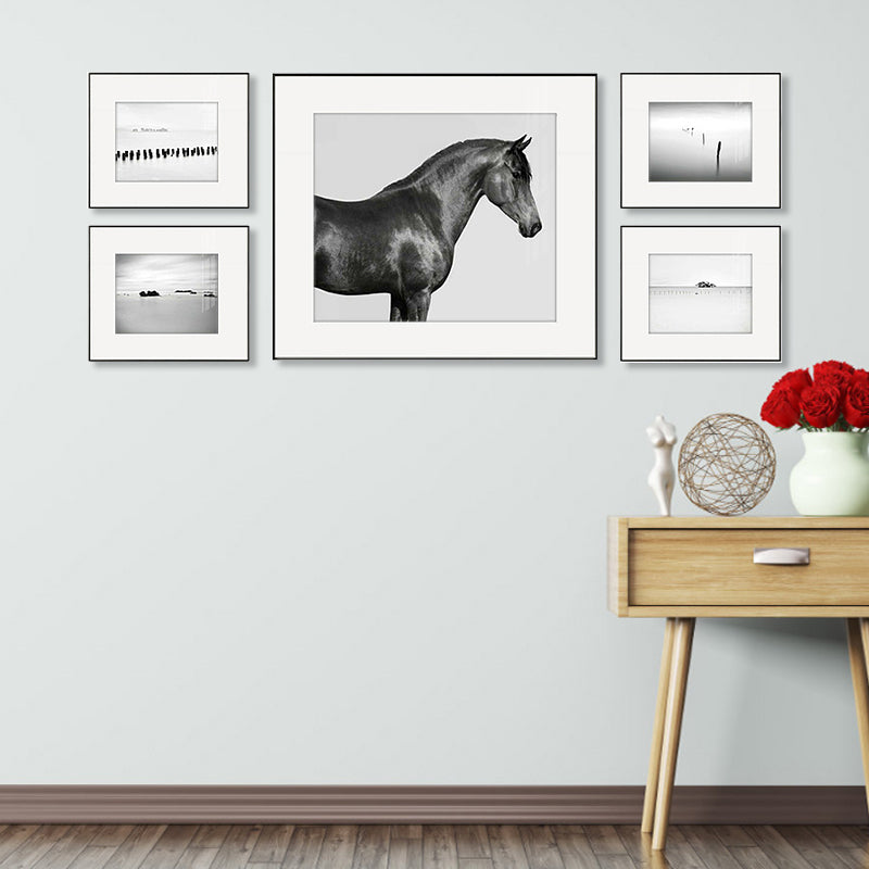Photography Horse Pattern Wall Decor Dining Room Wild Animal Canvas Art in Light Color Clearhalo 'Arts' 'Canvas Art' 1956450