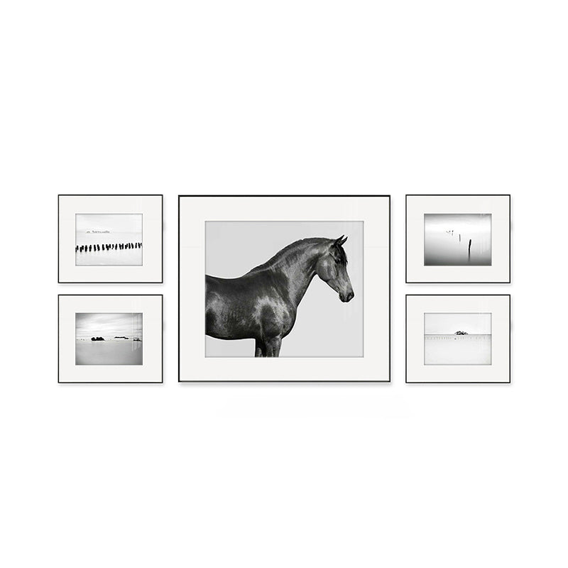 Photography Horse Pattern Wall Decor Dining Room Wild Animal Canvas Art in Light Color Clearhalo 'Arts' 'Canvas Art' 1956452