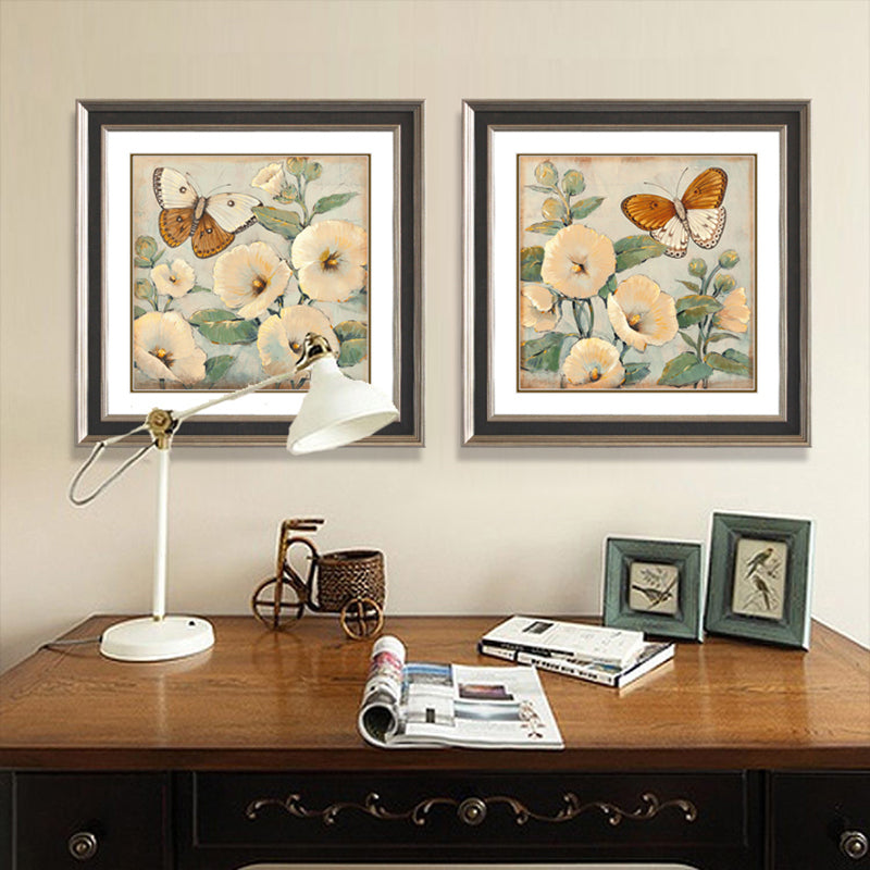 Butterfly and Flower Canvas Print Light Color Traditional Wall Decor for Girls Bedroom Clearhalo 'Art Gallery' 'Canvas Art' 'Traditional' Arts' 1956486