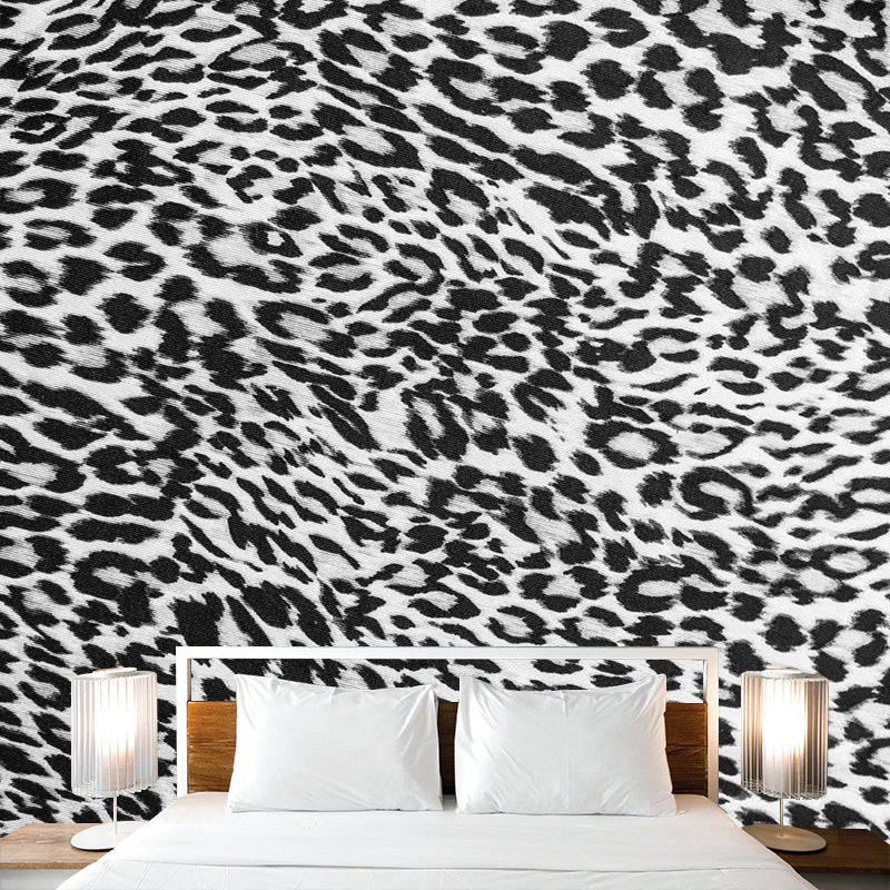 Full Size Photography Modern Mural Wallpaper with Animal Skin Pattern in Light Color Black Clearhalo 'Wall Decor' 'Wall Mural' 1957296