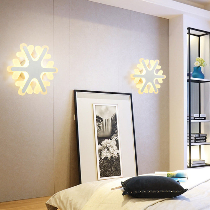 Contemporary Snowflake Flush Ceiling Light Acrylic Bedroom LED Flushmount Lamp in Warm/White Light, 8"/16.5"/20.5" Wide White Clearhalo 'Ceiling Lights' 'Close To Ceiling Lights' 'Close to ceiling' 'Flush mount' Lighting' 1972628