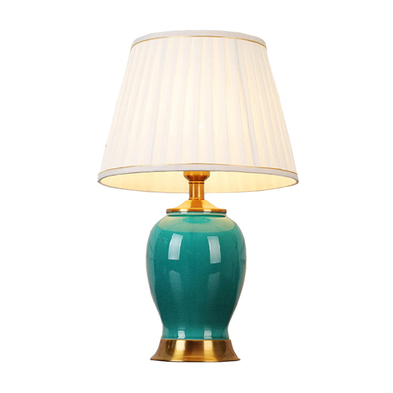 Handmade Urn Shaped Night Light Modern Ceramic 1-Bulb Green/Light Green Table Lamp with Scalloped/Flared/Tapered Fabric Shade Clearhalo 'Lamps' 'Table Lamps' Lighting' 1972718