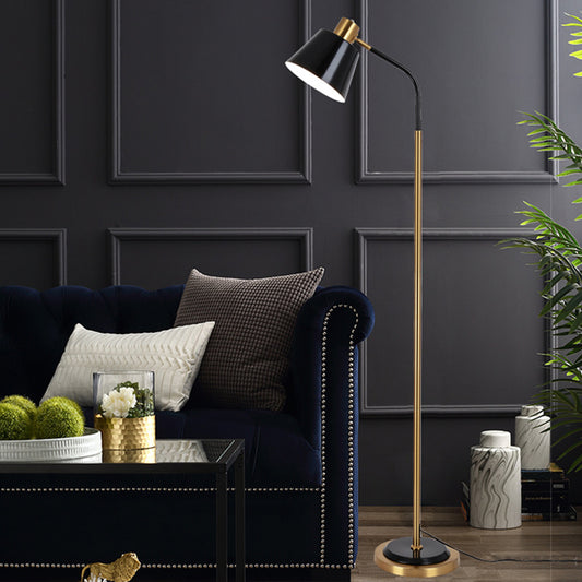 Conico rotabile lettura luminosa di metallo nordico 1 lampadina lampada da pavimento del soggiorno in nero/bianco e ottone