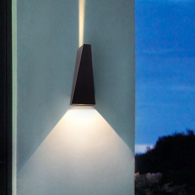 Nordic LED Flush Wall Sconce Black/White Triangular LED Wall Lamp with Metal Shade for Balcony, Warm/White Light Black Clearhalo 'Cast Iron' 'Glass' 'Industrial' 'Modern wall lights' 'Modern' 'Tiffany' 'Traditional wall lights' 'Wall Lamps & Sconces' 'Wall Lights' Lighting' 1985381