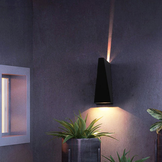 Nordic LED Flush Wall Sconce Black/White Triangular LED Wall Lamp with Metal Shade for Balcony, Warm/White Light Clearhalo 'Cast Iron' 'Glass' 'Industrial' 'Modern wall lights' 'Modern' 'Tiffany' 'Traditional wall lights' 'Wall Lamps & Sconces' 'Wall Lights' Lighting' 1985382