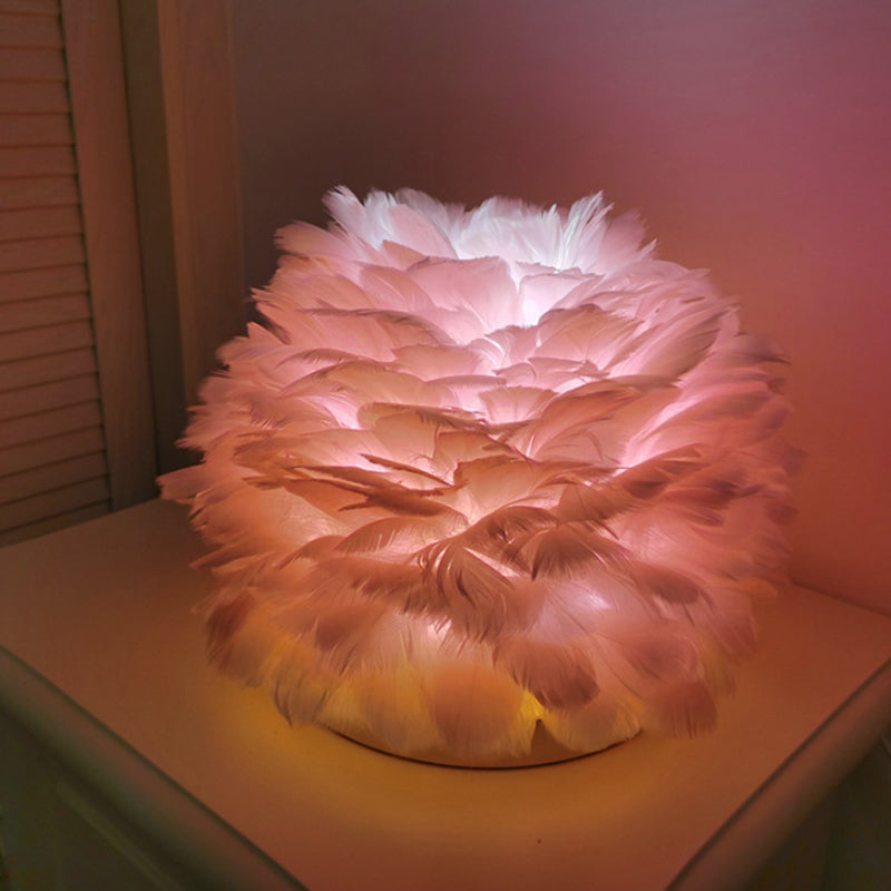 Flower Blossom Girls Bedside Table Lamp Feather 1 Head Modern Stylish Night Light in Pink/Apricot/White Clearhalo 'Lamps' 'Table Lamps' Lighting' 1985910