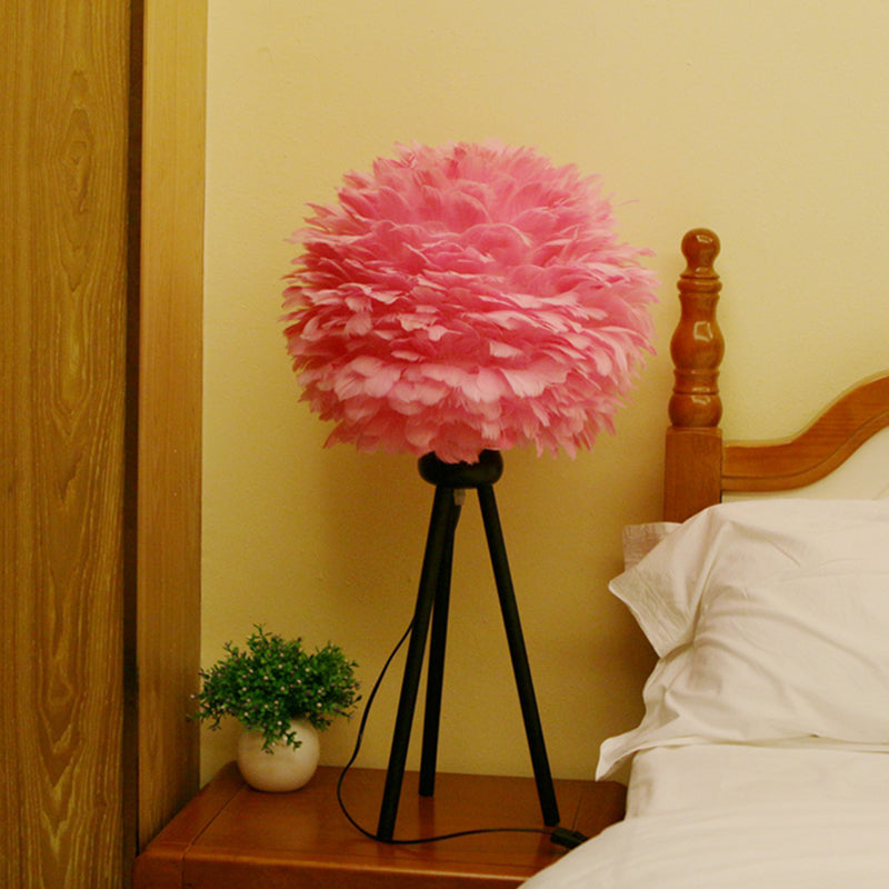 Global Feather Night Light Nordic 1-Light White/Red/Pink Table Lamp with 3-Leg Stand in Black/White Black Red Clearhalo 'Lamps' 'Table Lamps' Lighting' 1985925