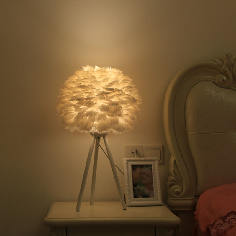 Global Feather Night Light Nordic 1-Light White/Red/Pink Table Lamp with 3-Leg Stand in Black/White White White Clearhalo 'Lamps' 'Table Lamps' Lighting' 1985928