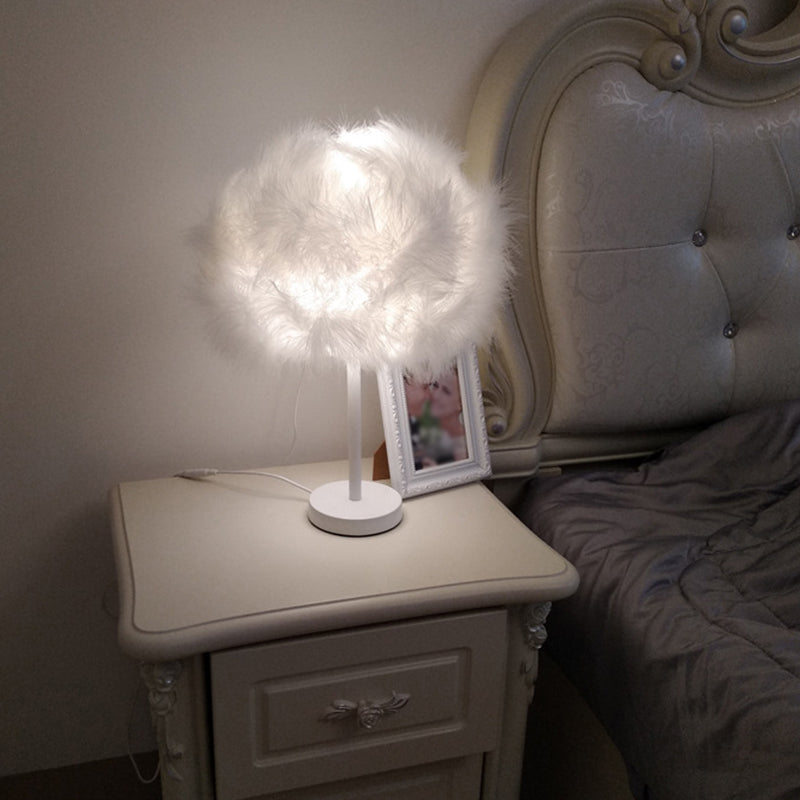 White Candy Floss Night Lamp Novelty Minimalist 1 Head Feather Table Stand Light White Clearhalo 'Lamps' 'Table Lamps' Lighting' 1985949