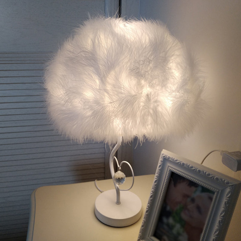 Feather Cloud Table Lamp Romantic Nordic 1 Bulb White Night Light with Crystal Accent Clearhalo 'Lamps' 'Table Lamps' Lighting' 1985955