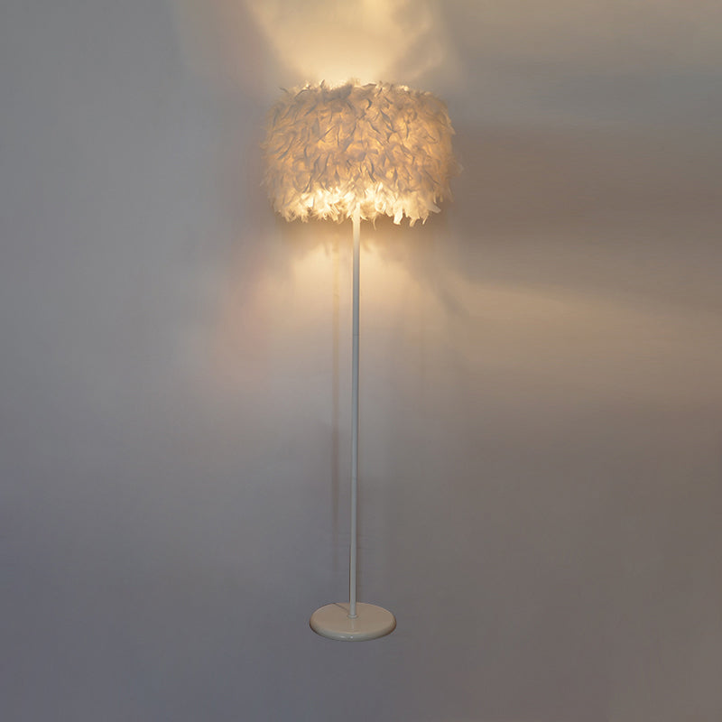 Drum Bedside Floor Lamp Feather 1-Light Modernist Stand Up Lamp in White with/without Crystal Drop Clearhalo 'Floor Lamps' 'Lamps' Lighting' 1986178