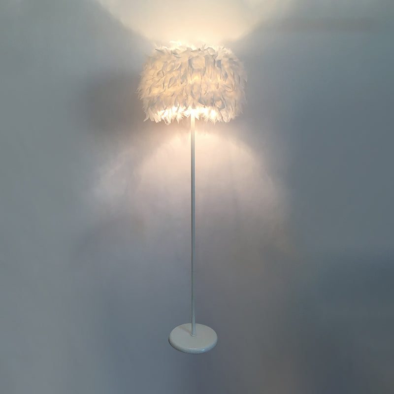 Feather Drum Standing Floor Light Modern 16"/18" W 1 Head White Floor Lamp with/without Draping Crystal Clearhalo 'Floor Lamps' 'Lamps' Lighting' 1986184