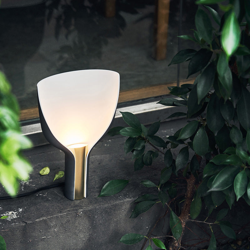 Half-Funnel Bedroom Night Stand Light Metal 1 Light Contemporary Table Lighting in Black Clearhalo 'Lamps' 'Table Lamps' Lighting' 2011854