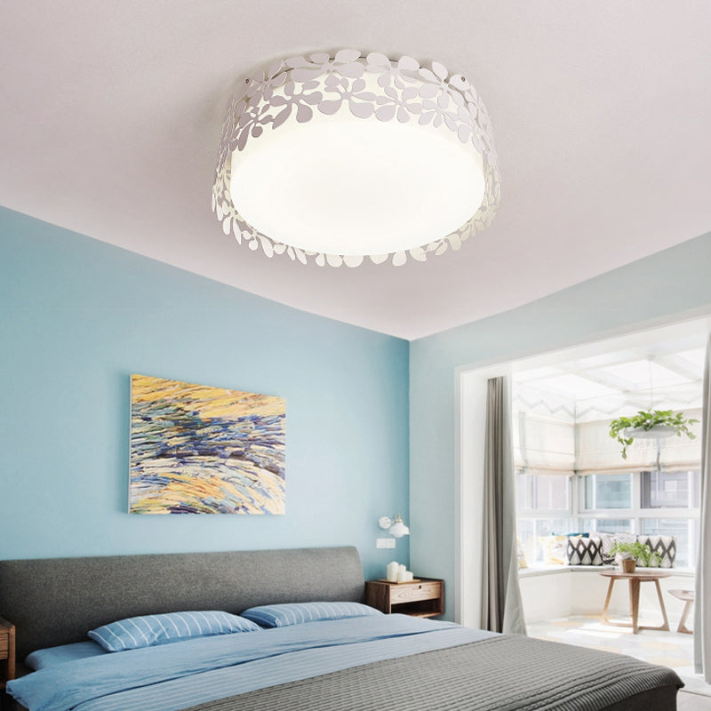 Circle Kid Bedroom Flushmount Ceiling Light Acrylic Nordic Flushmount Light in White White Third Gear Clearhalo 'Ceiling Lights' 'Close To Ceiling Lights' 'Close to ceiling' 'Flush mount' Lighting' 202236