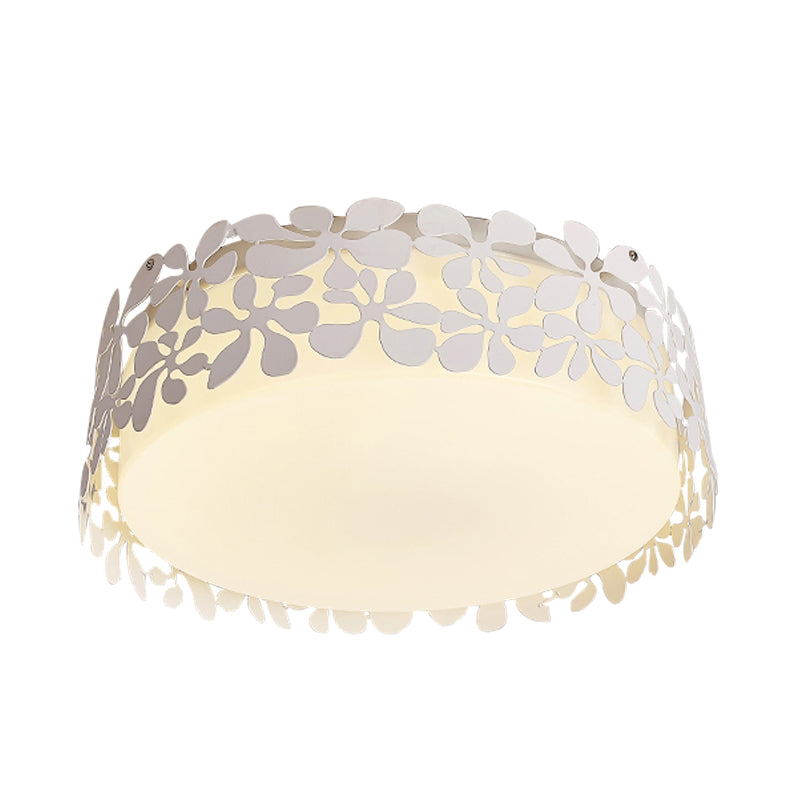 Circle Kid Bedroom Flushmount Ceiling Light Acrylic Nordic Flushmount Light in White Clearhalo 'Ceiling Lights' 'Close To Ceiling Lights' 'Close to ceiling' 'Flush mount' Lighting' 202238