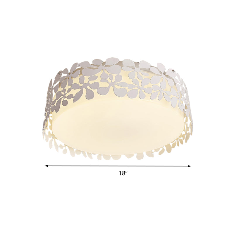 Circle Kid Bedroom Flushmount Ceiling Light Acrylic Nordic Flushmount Light in White Clearhalo 'Ceiling Lights' 'Close To Ceiling Lights' 'Close to ceiling' 'Flush mount' Lighting' 202239