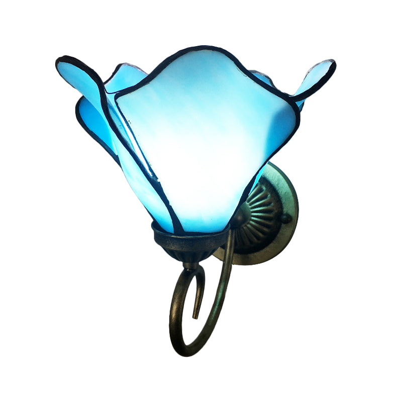 Metal Brass Wall Sconce Swirled Arm 1-Light Tiffany Wall Hanging Light with Geometry Cut Glass Shade Clearhalo 'Art deco wall lights' 'Cast Iron' 'Glass' 'Industrial' 'Middle century wall lights' 'Modern' 'Tiffany wall lights' 'Tiffany' 'Traditional wall lights' 'Wall Lamps & Sconces' 'Wall Lights' Lighting' 2029262