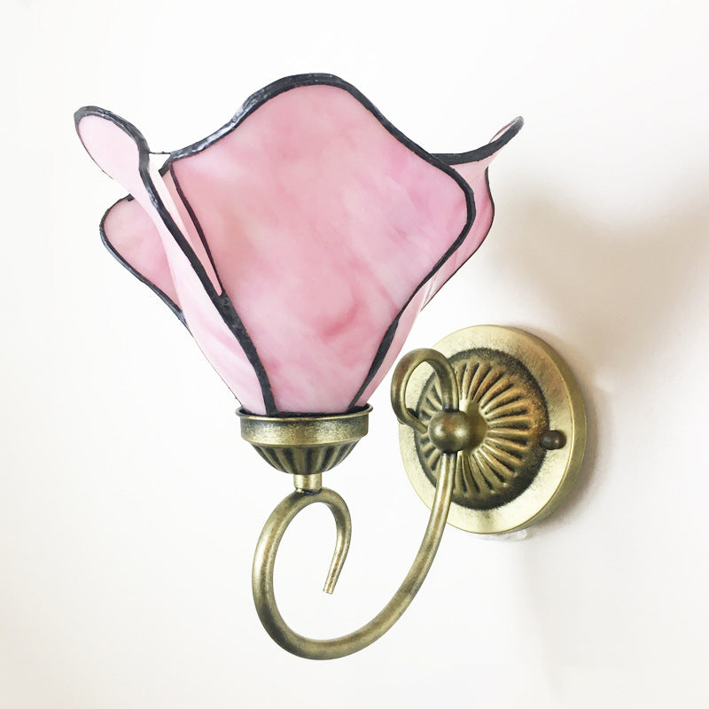 Metal Brass Wall Sconce Swirled Arm 1-Light Tiffany Wall Hanging Light with Geometry Cut Glass Shade Clearhalo 'Art deco wall lights' 'Cast Iron' 'Glass' 'Industrial' 'Middle century wall lights' 'Modern' 'Tiffany wall lights' 'Tiffany' 'Traditional wall lights' 'Wall Lamps & Sconces' 'Wall Lights' Lighting' 2029267